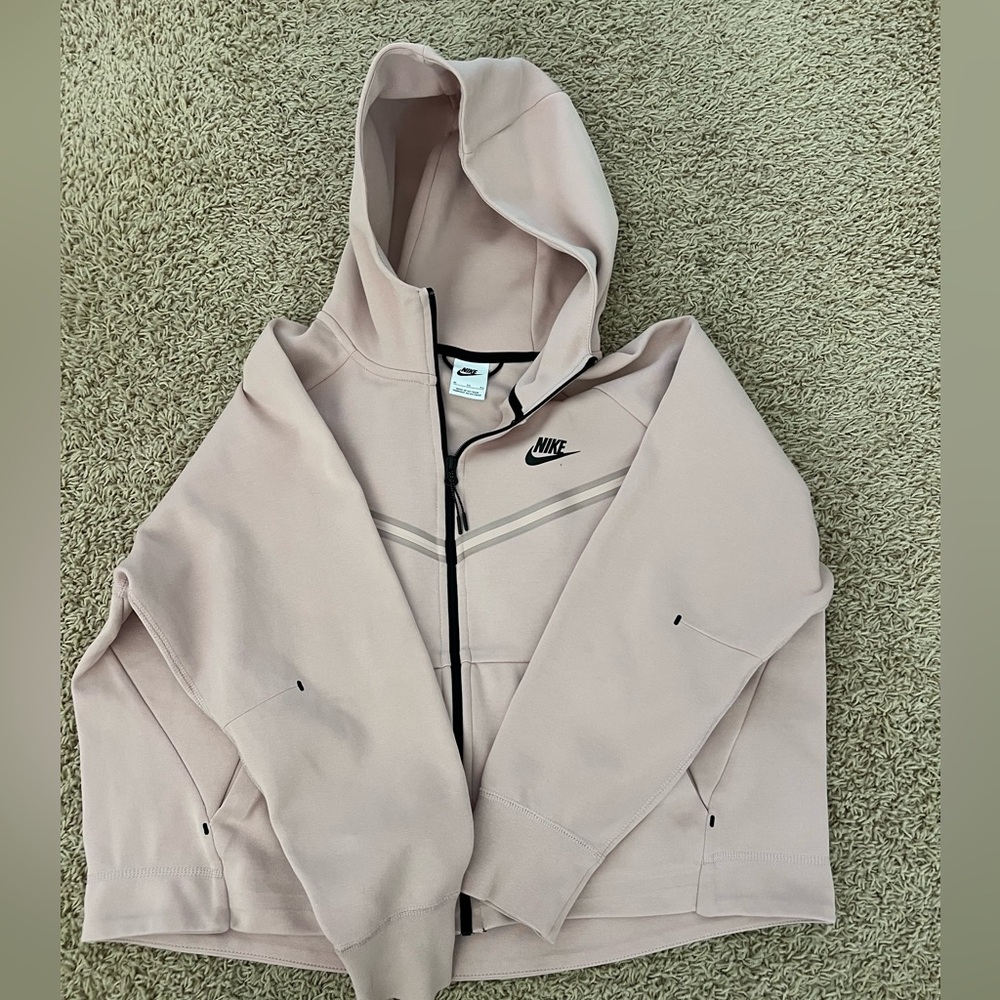 Women’s Oversized Crop Nike Tech Size XL